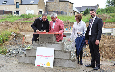 POSE DE 1ÈRE PIERRE D'UNE OPÉRATION DE 4 "MAISON + JARDIN" À NOUVOITOU (35)